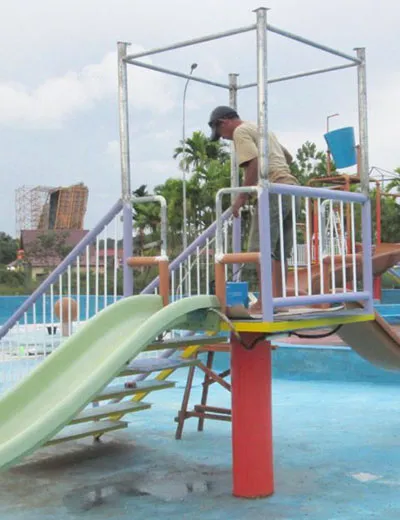 renovasi kolam waterpark